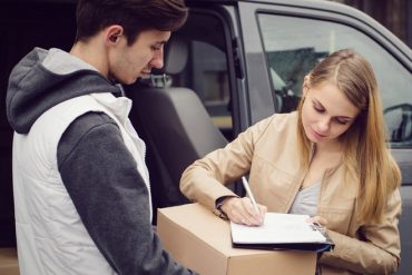 Les Français partagés entre la livraison à domicile ou en point de retrait pour l’e-commerce