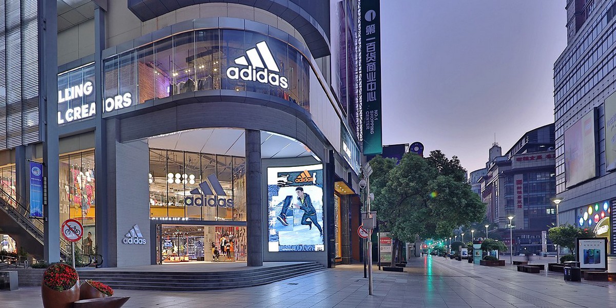 Adidas investit 1 milliard d’euros dans sa transformation digitale  La